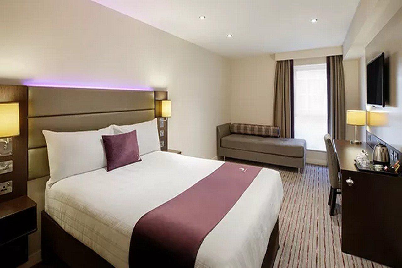 Premier Inn Manchester West Didsbury Extérieur photo