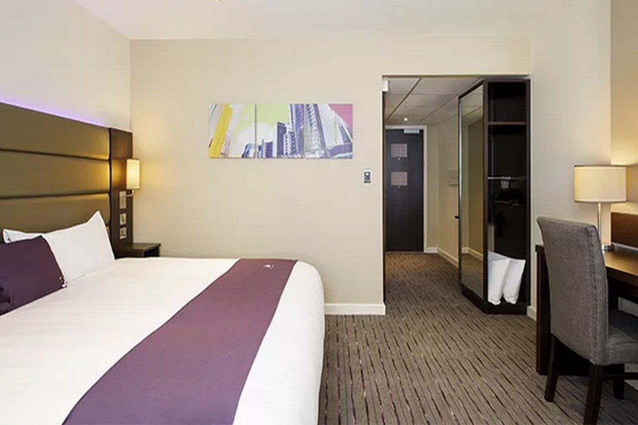 Premier Inn Manchester West Didsbury Extérieur photo